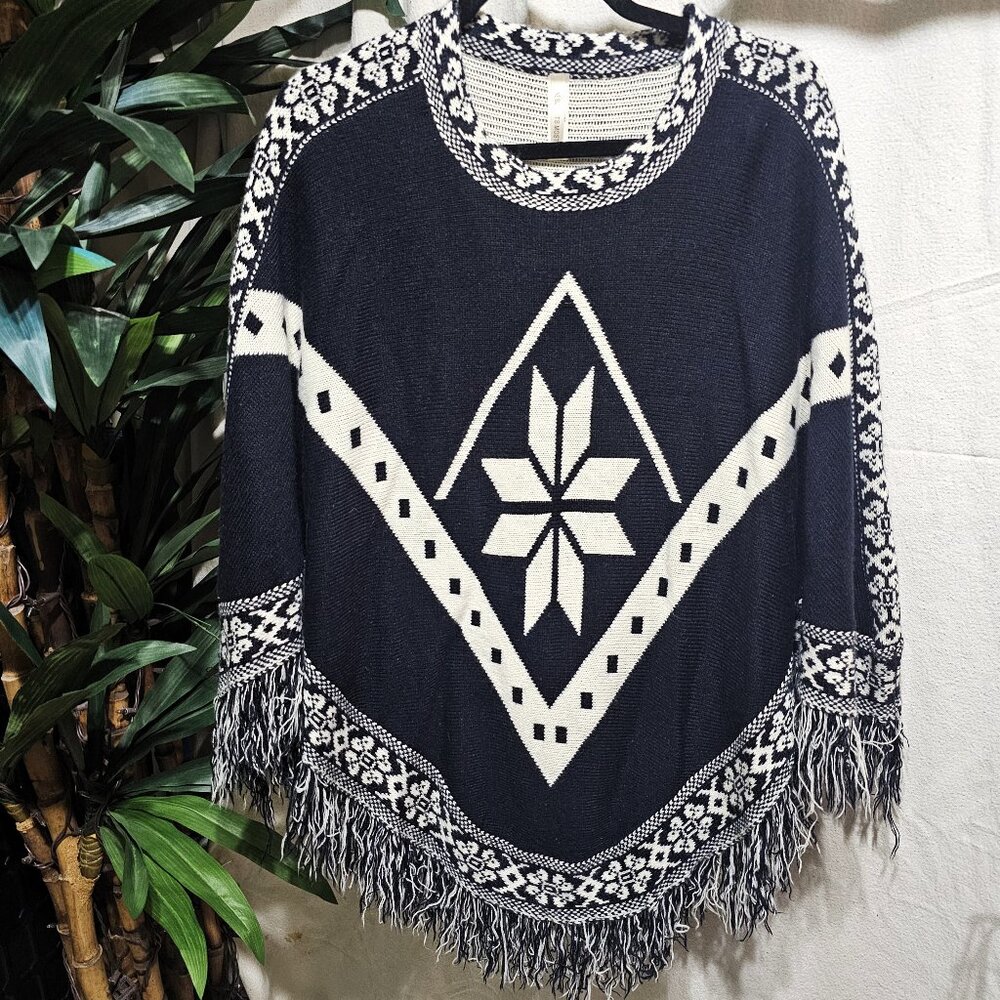 Diva D - One Size - Fringe Poncho